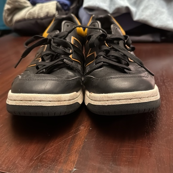 New Balance men’s black and gold/tan sneakers size 12 - Picture 4 of 8
